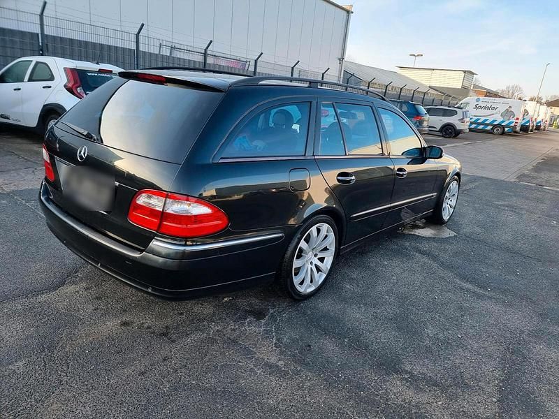 Gebraucht Mercedes E320 Avantgarde 224 PS (164 kW) 2005 Schwarz Kombi