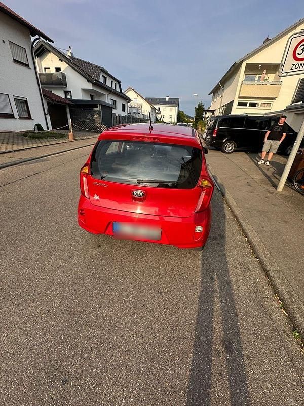 Gebraucht Kia Picanto Attract 69 PS (50 kW) 2014 Rot Kleinwagen