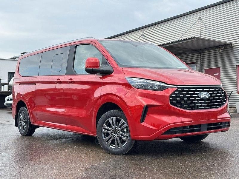 Neu Ford Tourneo Titanium 170 PS (125 kW) 2026 Rot Van / Kleinbus
