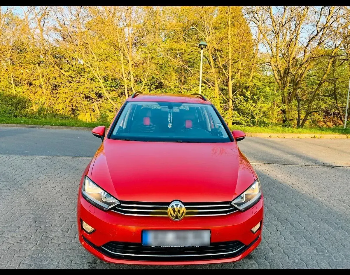 Gebraucht VW Golf VII 110 PS (80 kW) 2016 Orange Limousine