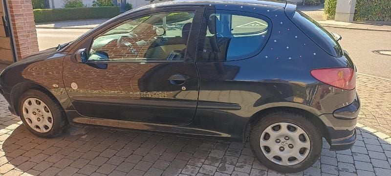 Schwarz Gebraucht 2004 Peugeot 206 Kleinwagen | 800 € (Guter Preis) - Bild 1/4