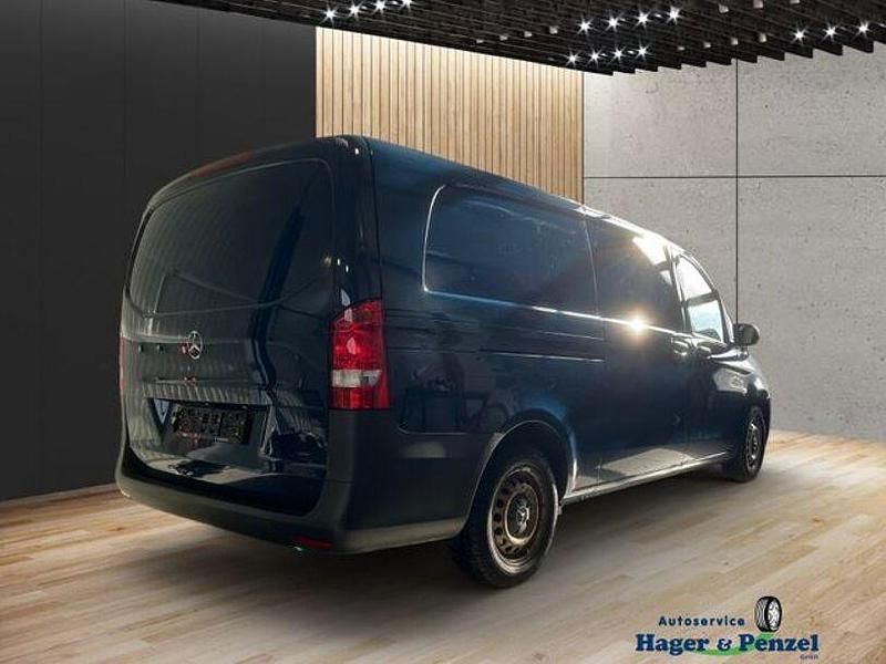 Gebraucht Mercedes Vito 174 PS (127 kW) 2019 Blau Van