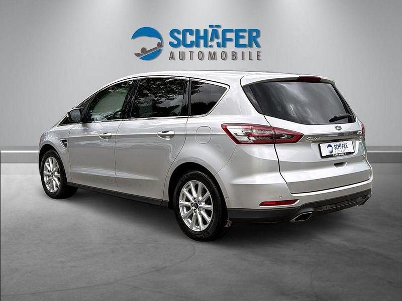 Gebraucht Ford S-MAX Titanium 239 PS (175 kW) 2015 Silber Van / Kleinbus