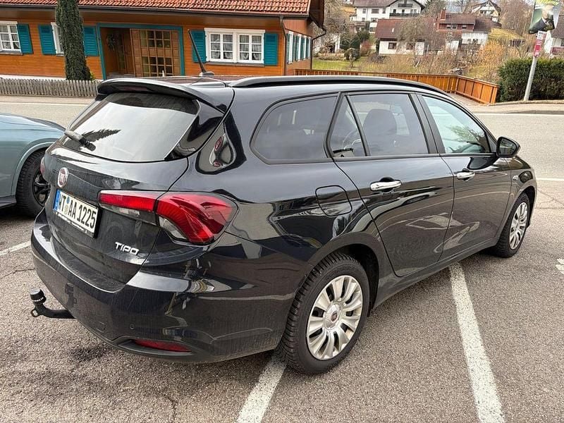 Gebraucht Fiat Tipo Easy 95 PS (69 kW) 2019 Colore esterno (new nero (vr7 Kombi