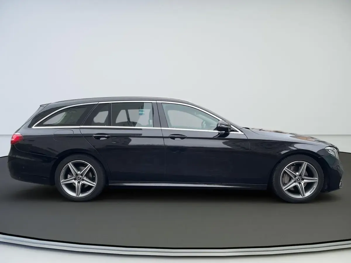 Gebraucht Mercedes E300 AMG 245 PS (180 kW) 2019 Schwarz Kombi