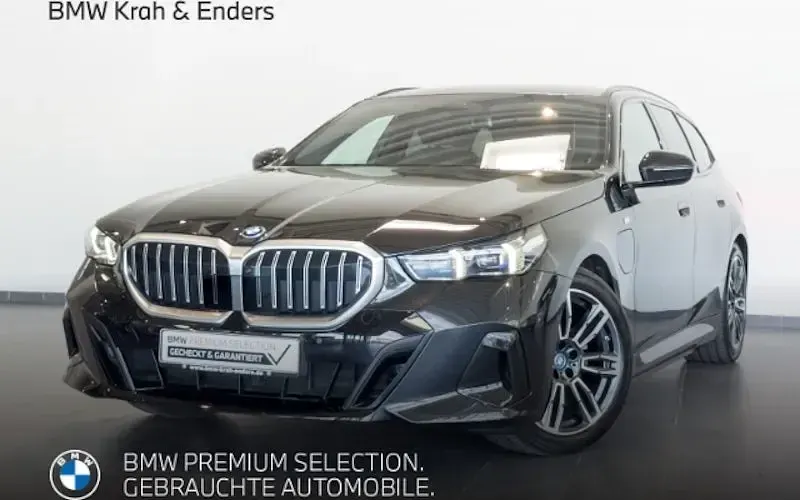 Gebraucht BMW 530e M Sport 299 PS (219 kW) 2024 Schwarz Kombi
