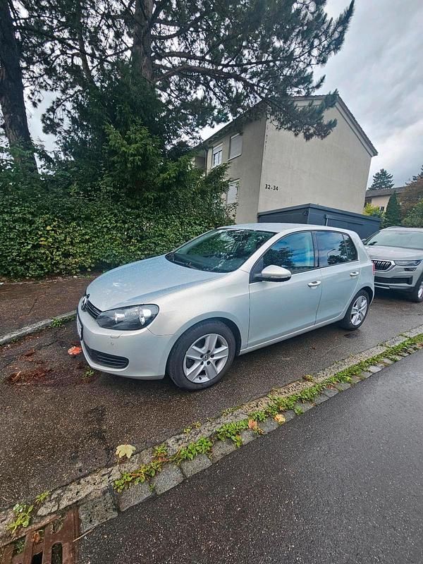Grau Gebraucht 2009 VW Golf VI Kleinwagen | 5.500 € - Bild 1/4