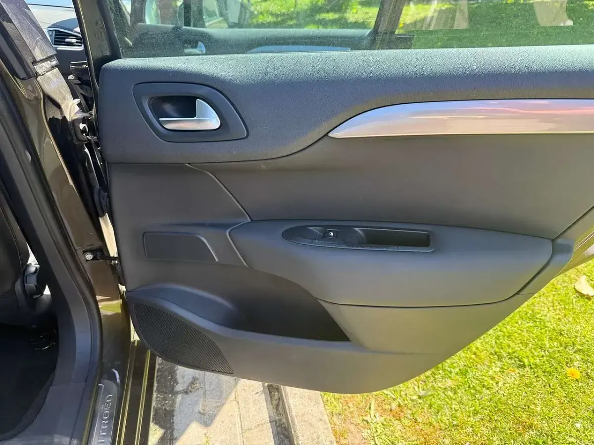 Gebraucht Citroën C4 Exclusive 156 PS (114 kW) 2010 Braun Limousine