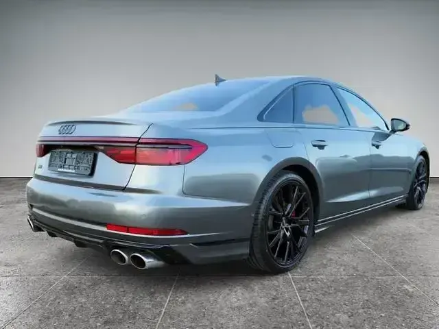 Gebraucht Audi S8 Sport 571 PS (419 kW) 2024 Grau Limousine