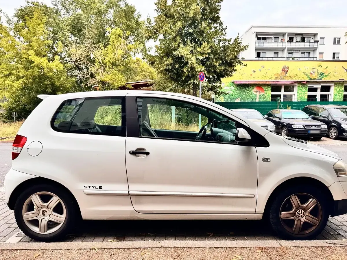 Gebraucht VW Fox Style 60 PS (44 kW) 2010 Weiß Kleinwagen