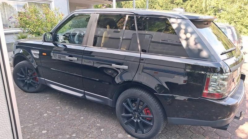 Schwarz Gebraucht 2009 Land Rover Range Rover Sport HSE SUV | 11.000 € (Etwas zu teuer) - Bild 1/4