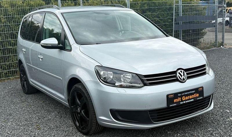 Silber Gebraucht 2010 VW Touran Comfortline Van / Kleinbus | 10.000 € (Teuer) - Bild 1/4