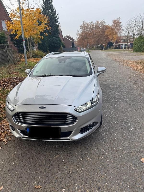 Silber Gebraucht 2018 Ford Mondeo Titanium Kombi | 13.000 € (Fairer Preis) - Bild 1/4
