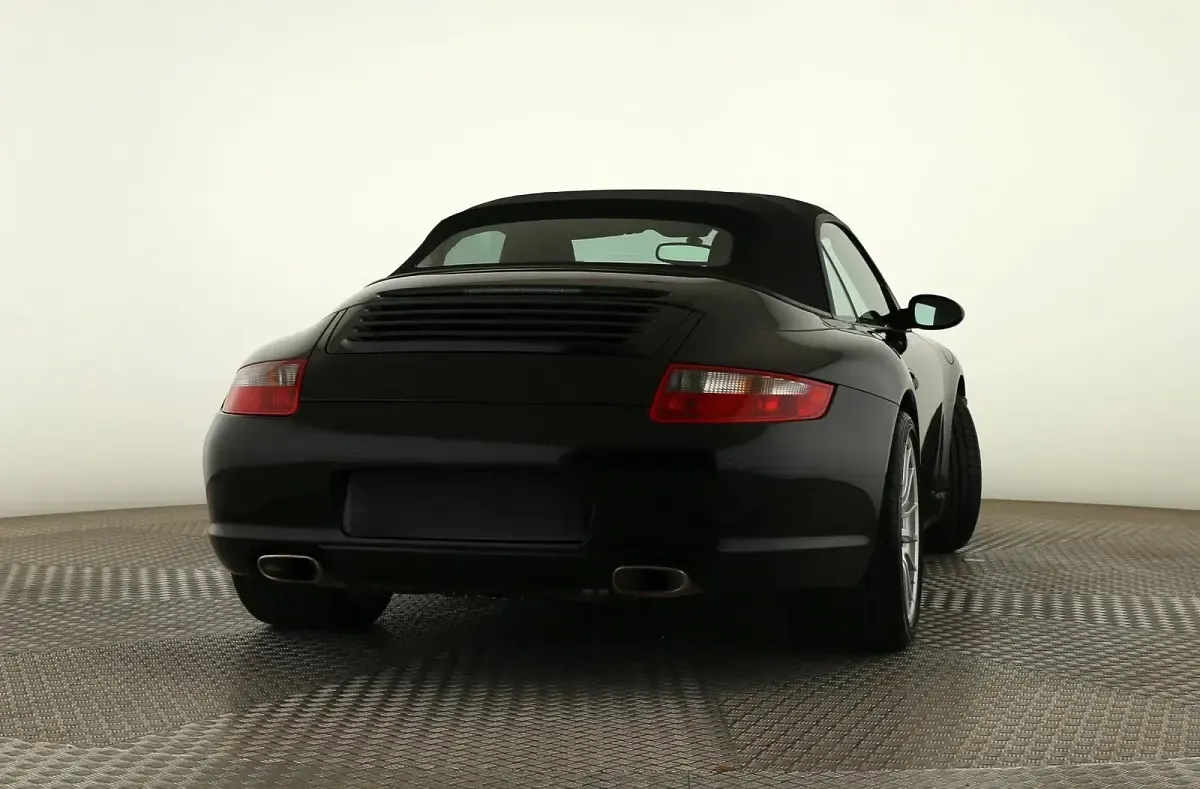 Begagnad Porsche 997 325 HK (239 kW) 2007 Svart Cab