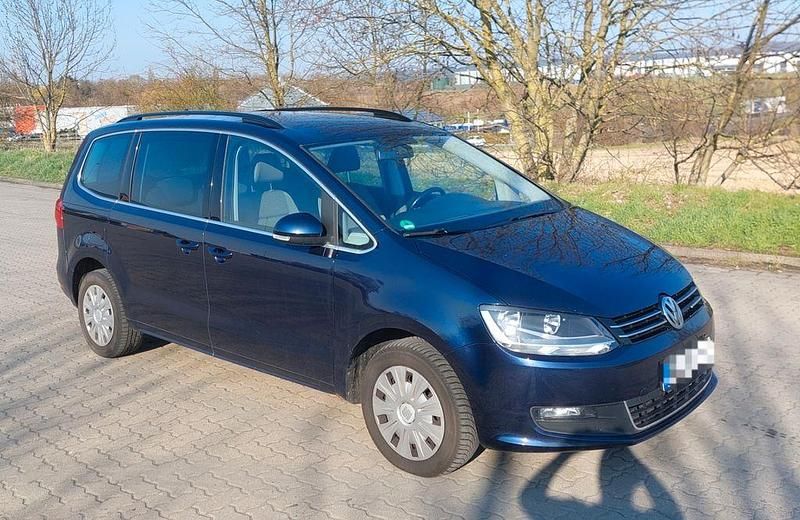 Gebraucht VW Sharan Comfortline 140 PS (102 kW) 2012 Blau Van / Kleinbus