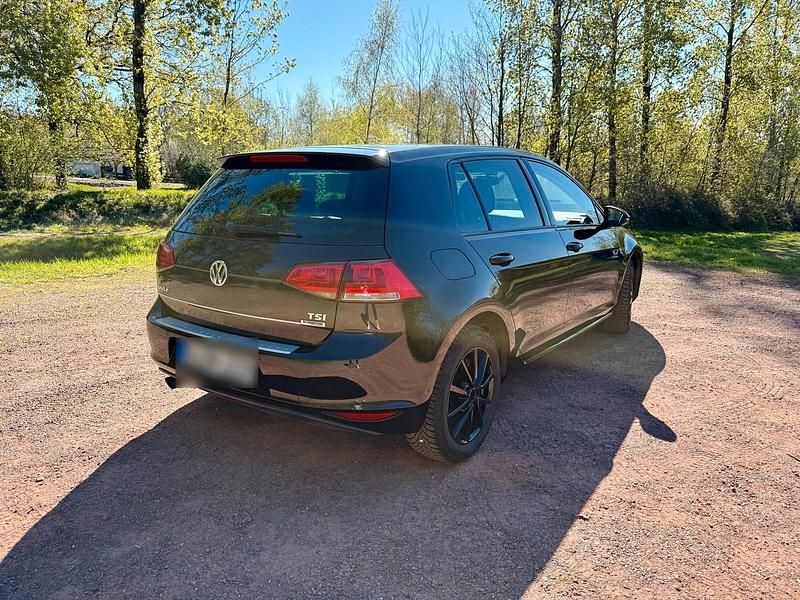Second-hand VW Golf VII Comfortline 110 CP (80 kW) 2015 Negru Hatchback
