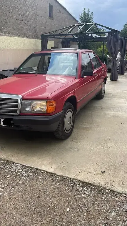 Gebraucht Mercedes 190 90 PS (66 kW) 1984 Rot Limousine