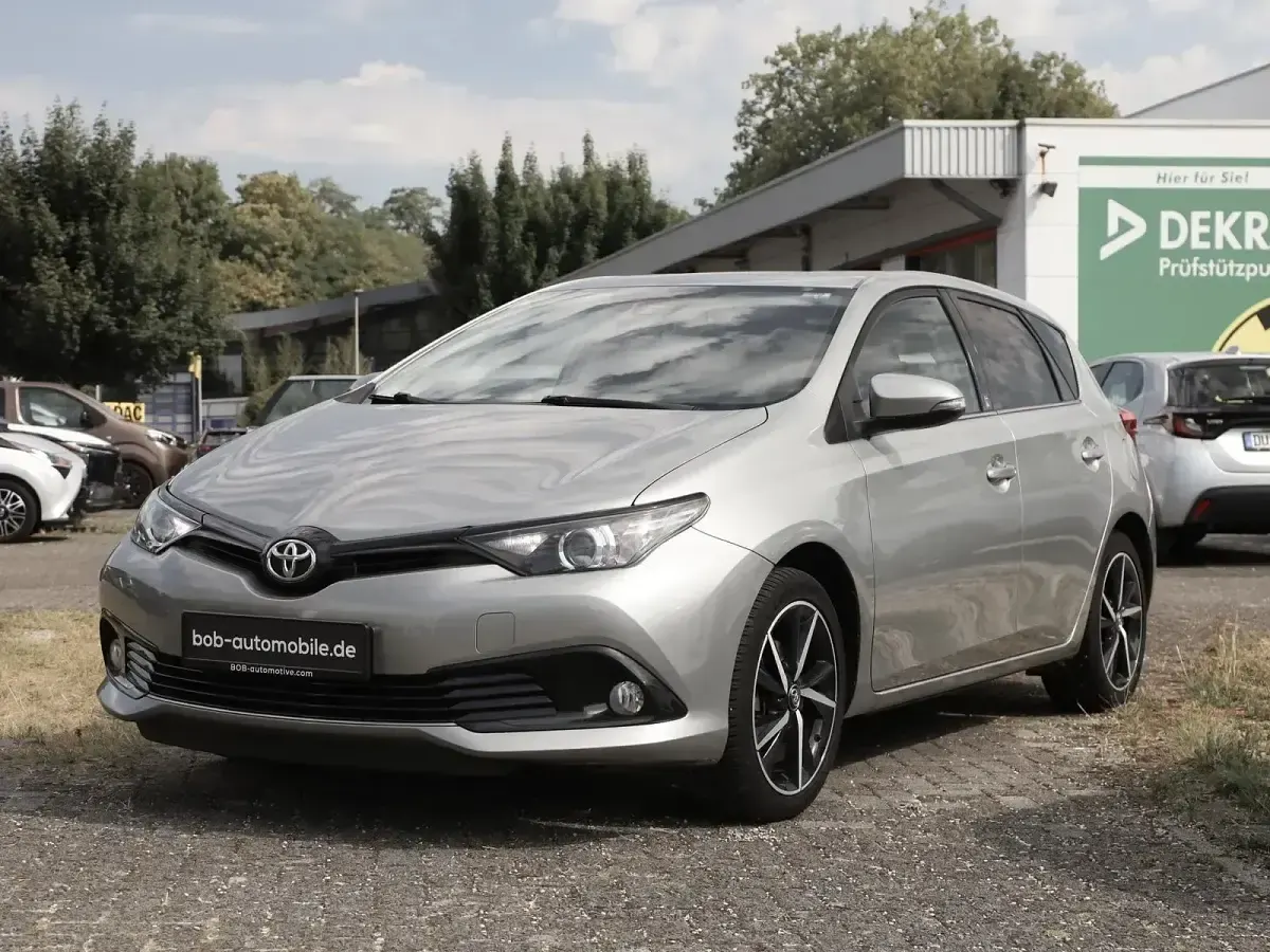Gebraucht Toyota Auris Team 116 PS (85 kW) 2019 Kleinwagen