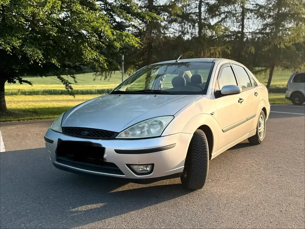 Käytetty Ford Focus 75 HP (55 kW) 2003 Sedan