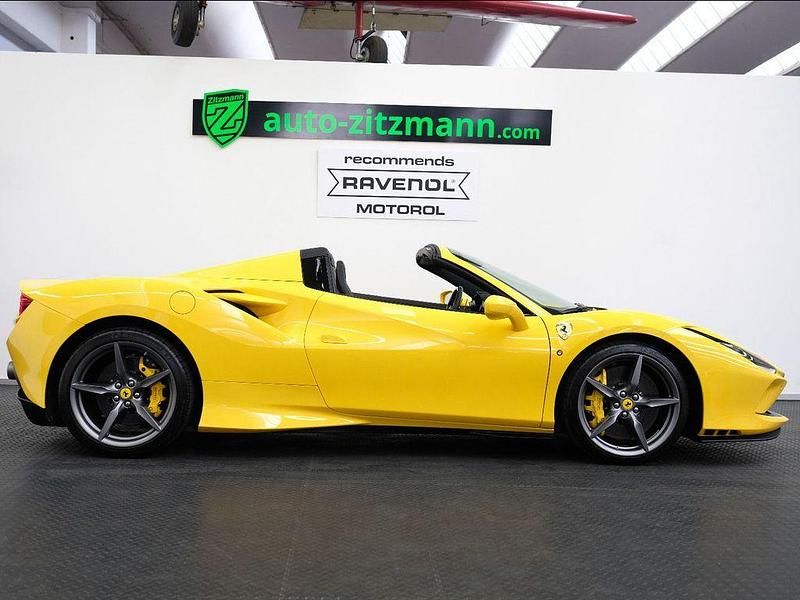 Giallo modena Gebraucht 2023 Ferrari F8 Cabrio | 339.990 € (Superpreis) - Bild 1/4