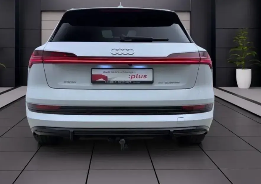 Gebraucht Audi e-tron S-Line 230 kW (313 PS) 2020 Weiß SUV