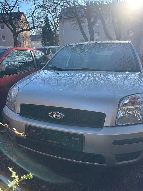 Silber Gebraucht 2004 Ford Fusion Viva Limousine | 2.090 € (Guter Preis) - Bild 1/4