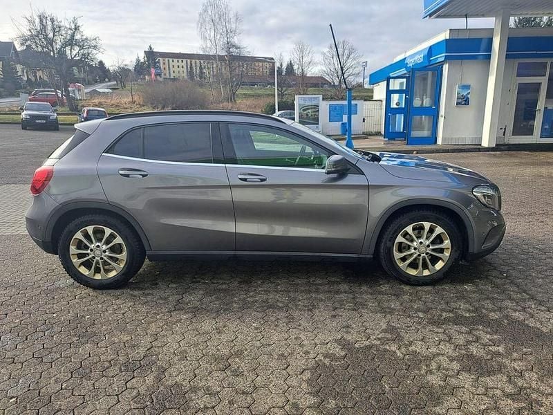 Gebraucht Mercedes CLA220 177 PS (130 kW) 2016 Grau Limousine