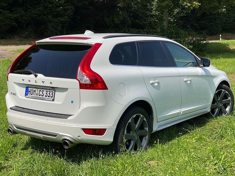 Gebraucht Volvo XC60 R-Design 333 PS (244 kW) 2012 Weiß SUV