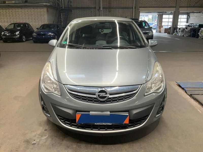 Gebraucht Opel Corsa Active 101 PS (74 kW) 2013 Silber Kleinwagen