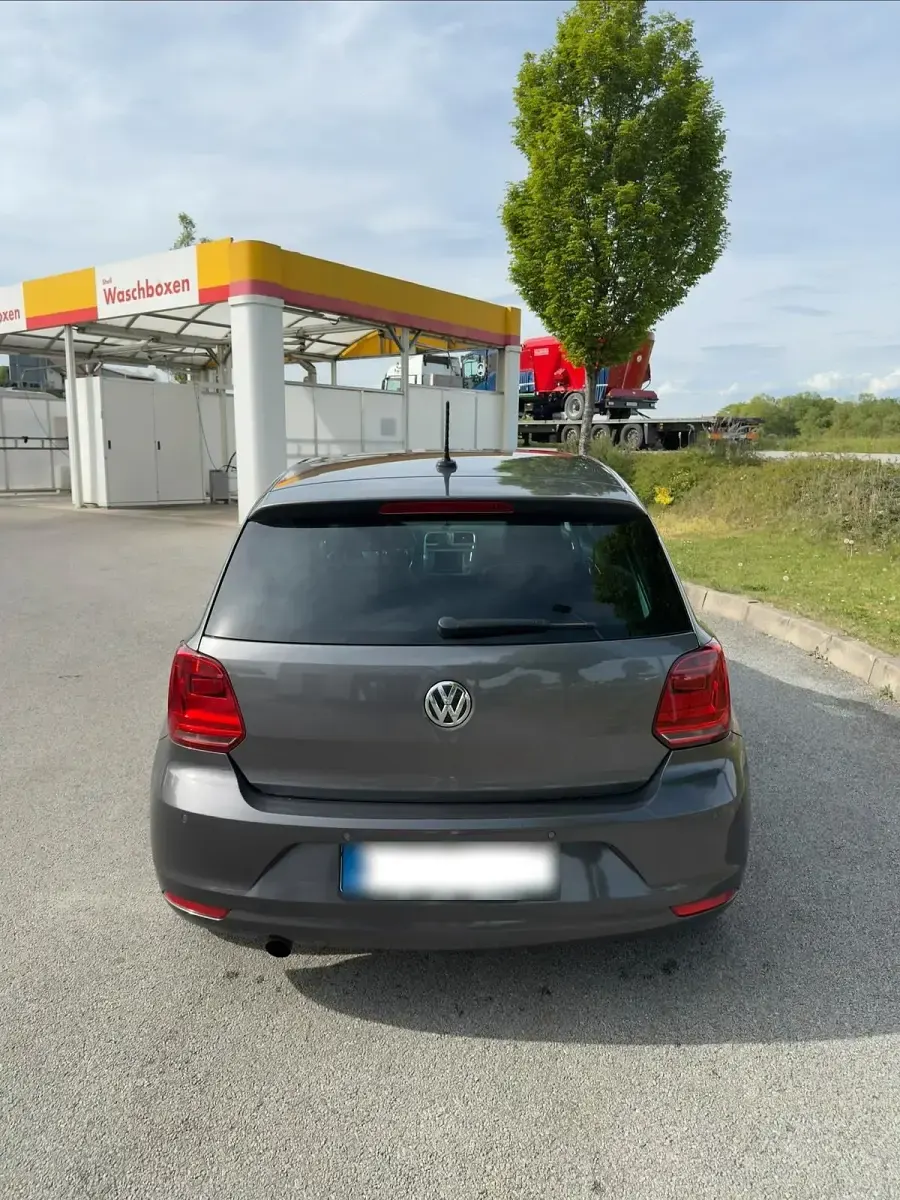 Gebraucht VW Polo 110 PS (80 kW) 2015 Grau Limousine