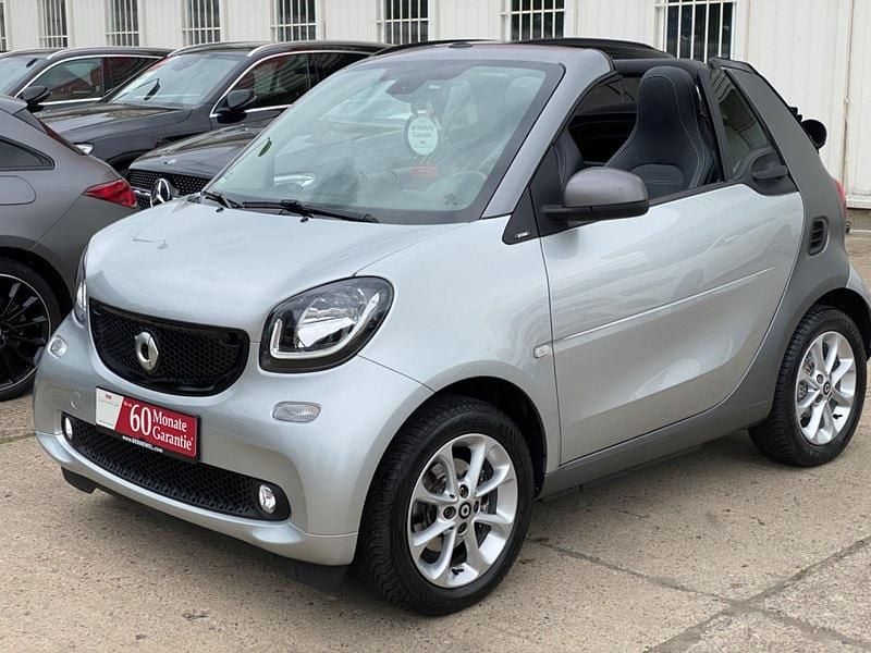Grau Gebraucht 2018 Smart ForTwo Cabrio Cabrio | 15.599 € (Guter Preis) - Bild 1/4