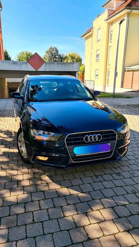 Blau Gebraucht 2013 Audi A4 Kombi | 6.990 € (Superpreis) - Bild 1/4