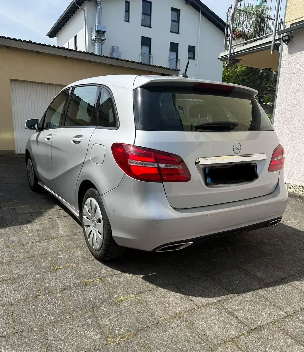 Gebraucht Mercedes B220 177 PS (130 kW) 2016 Silber Kleinwagen