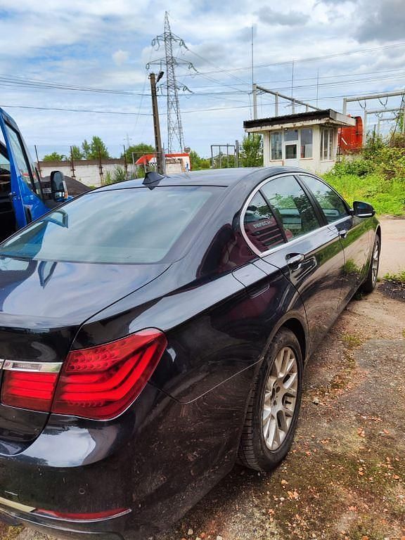 Gebraucht BMW 730 258 PS (189 kW) 2012 Blau Limousine
