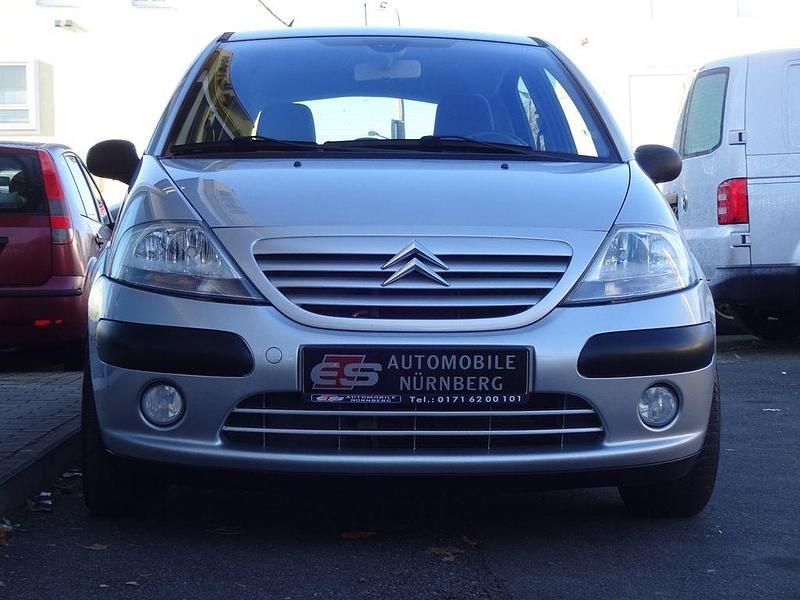 Gebraucht Citroën C3 Comfort 73 PS (53 kW) 2002 Silber Limousine