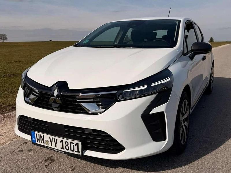 Gebraucht Mitsubishi Colt 67 PS (49 kW) 2024 Weiß Kleinwagen