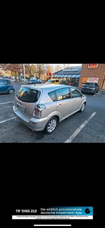 Grau Gebraucht 2005 Toyota Yaris Verso Van / Kleinbus | 4.200 € - Bild 1/4