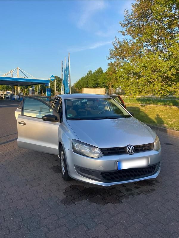 Gebraucht VW Polo Trendline 74 PS (54 kW) 2012 Silber Kleinwagen