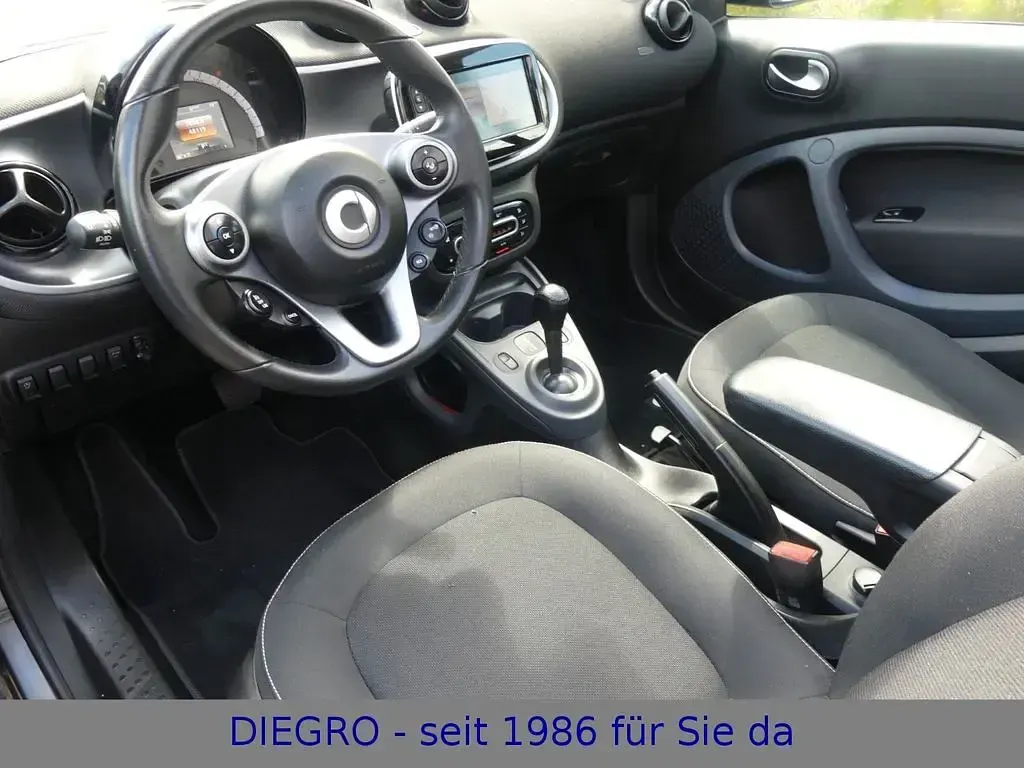 Gebraucht Smart ForTwo Cabrio Passion 90 PS (66 kW) 2018 Titania grau Cabrio
