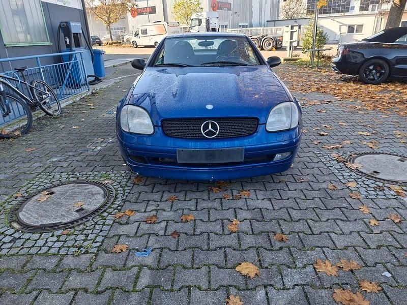 Gebraucht Mercedes SLK230 193 PS (141 kW) 1997 Blau Cabrio