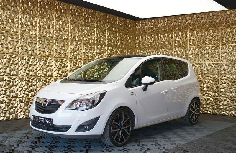 Weiß Gebraucht 2012 Opel Meriva Van / Kleinbus | 9.990 € (Teuer) - Bild 1/4