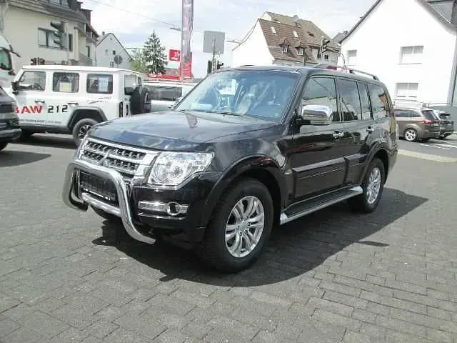 Gebraucht Mitsubishi Pajero Top 190 PS (139 kW) 2018 Schwarz SUV