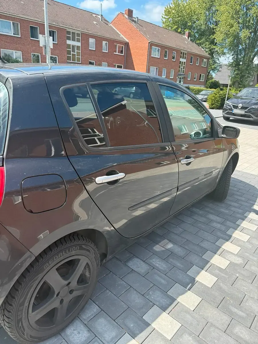 Gebraucht Renault Clio 75 PS (55 kW) 2007 Schwarz Kleinwagen