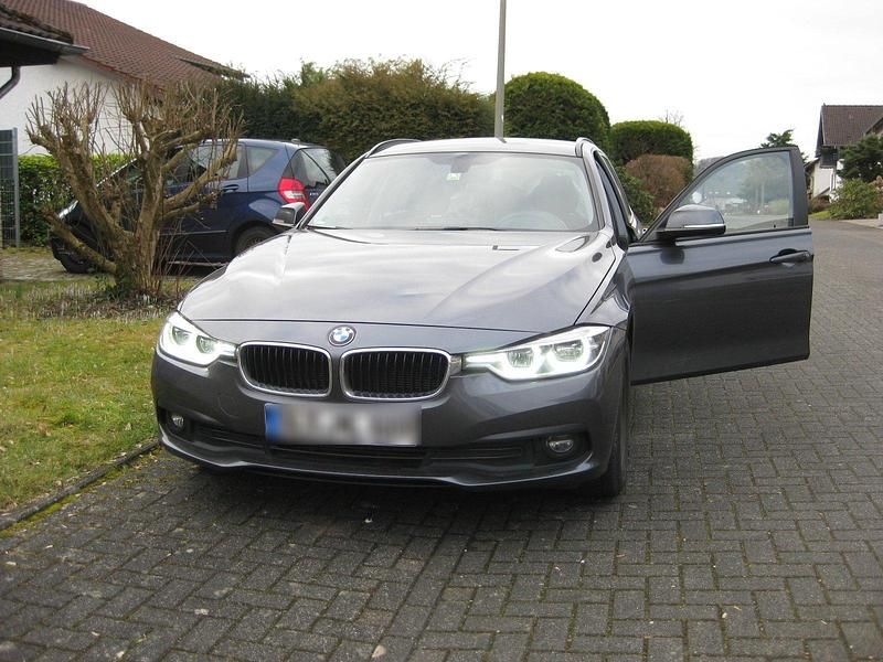 Gebraucht BMW 320 Advantage 190 PS (139 kW) 2018 Kombi