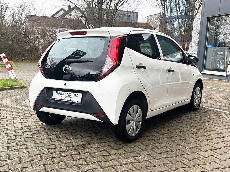 Gebraucht Toyota Aygo 72 PS (52 kW) 2018 Weiß Kleinwagen
