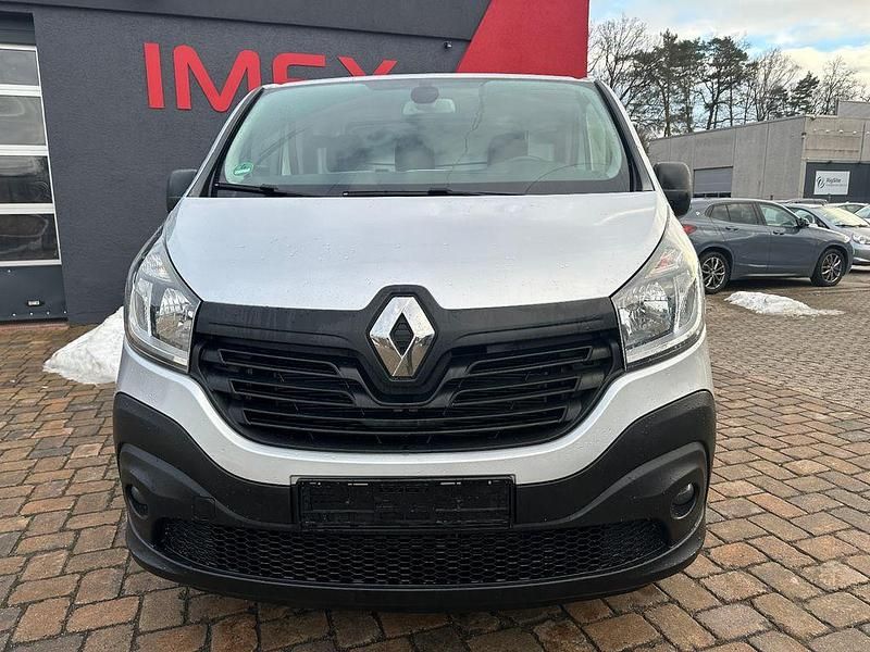 Gebraucht Renault Trafic Komfort 145 PS (106 kW) 2019 Grau Van / Kleinbus