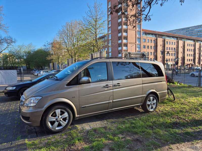 Gold Gebraucht 2011 Mercedes Viano Avantgarde Van / Kleinbus | 16.990 € (Fairer Preis) - Bild 1/4