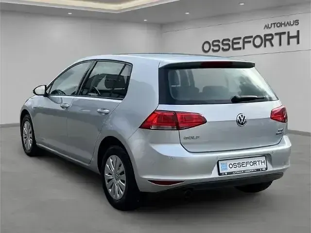 Usata VW Golf VII Trendline 105 CV (77 kW) 2013 Argento Berlina