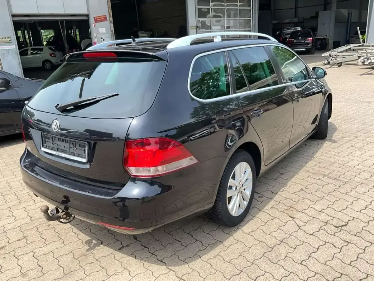 Gebraucht VW Golf VI Style 105 PS (77 kW) 2011 Schwarz Kleinwagen