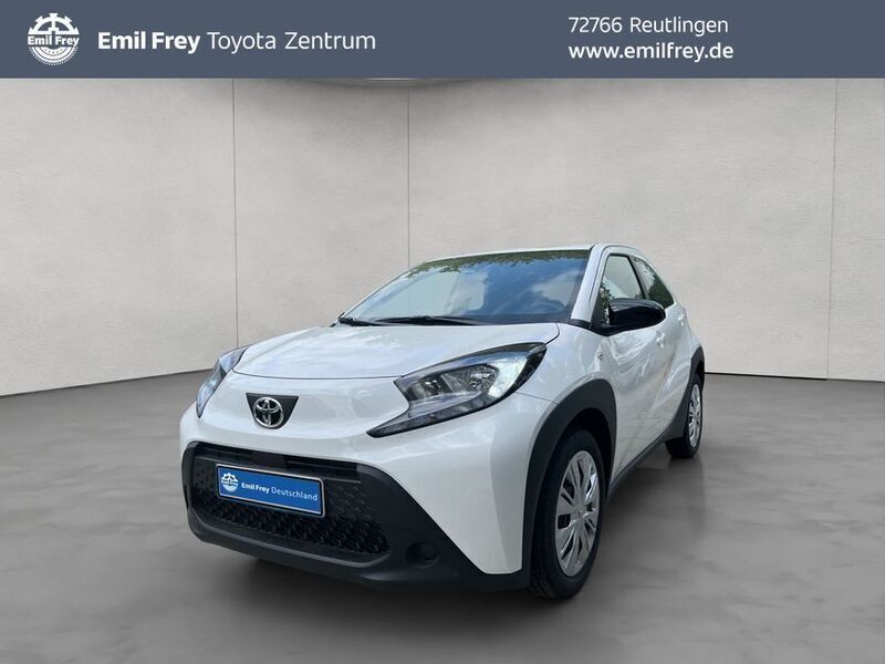 Weiß Neu 2025 Toyota Aygo X-play Kleinwagen | 16.990 € - Bild 1/4
